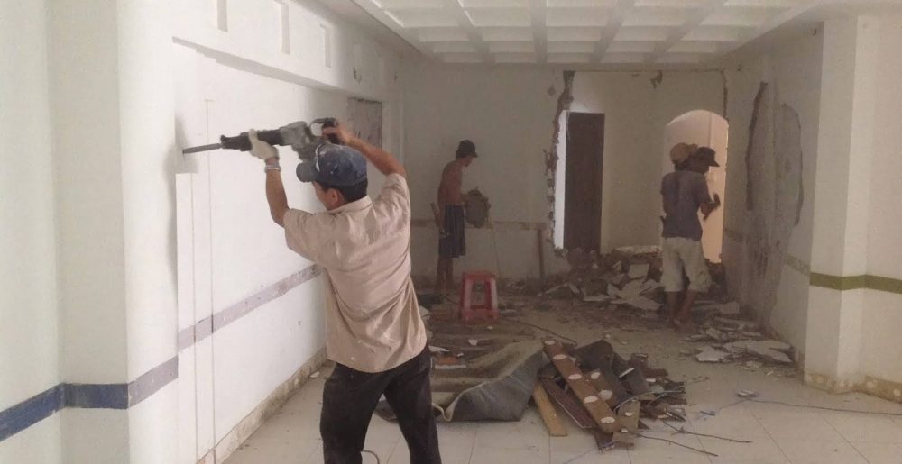Cắt đục tường gạch
