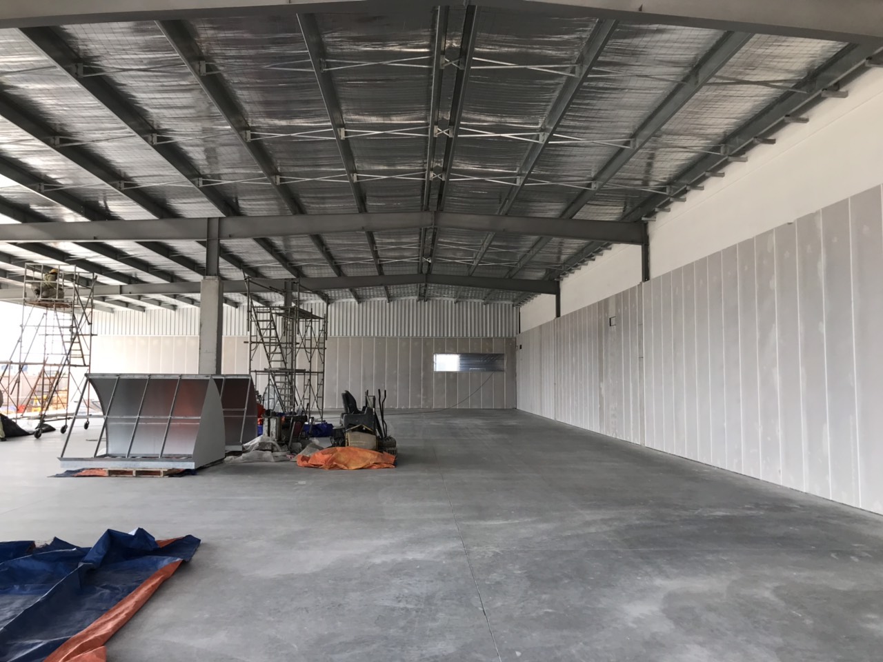so sánh ưu điểm của tấm bê tông siêu nhẹ với gạch truyền thống